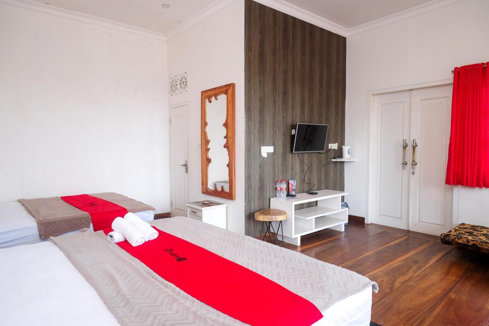 Reddoorz Near Grojogan Sewu Tawangmangu Hotel Karanganyar  Exterior photo