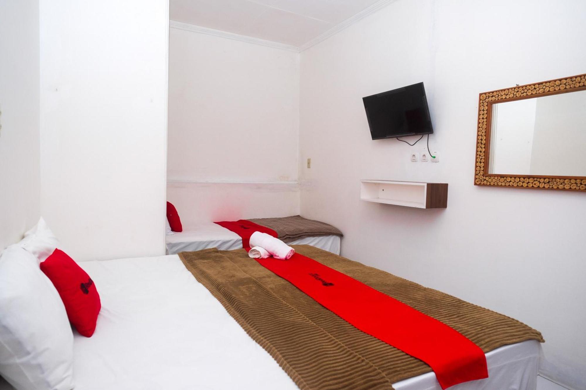 Reddoorz Near Grojogan Sewu Tawangmangu Hotel Karanganyar  Exterior photo