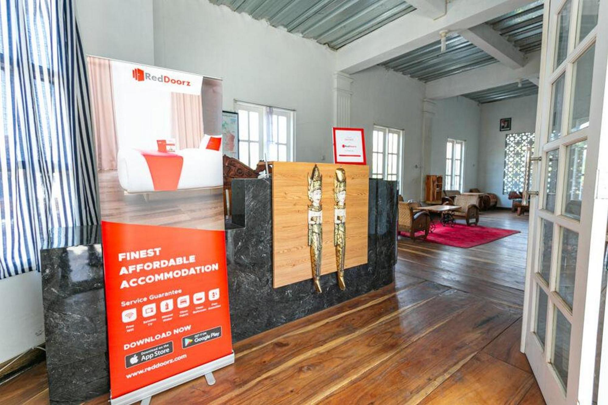 Reddoorz Near Grojogan Sewu Tawangmangu Hotel Karanganyar  Exterior photo
