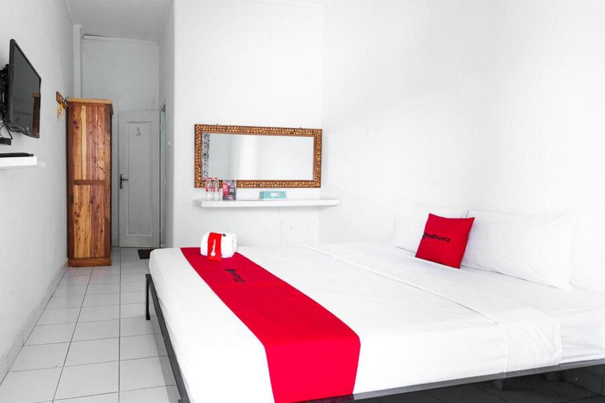 Reddoorz Near Grojogan Sewu Tawangmangu Hotel Karanganyar  Exterior photo