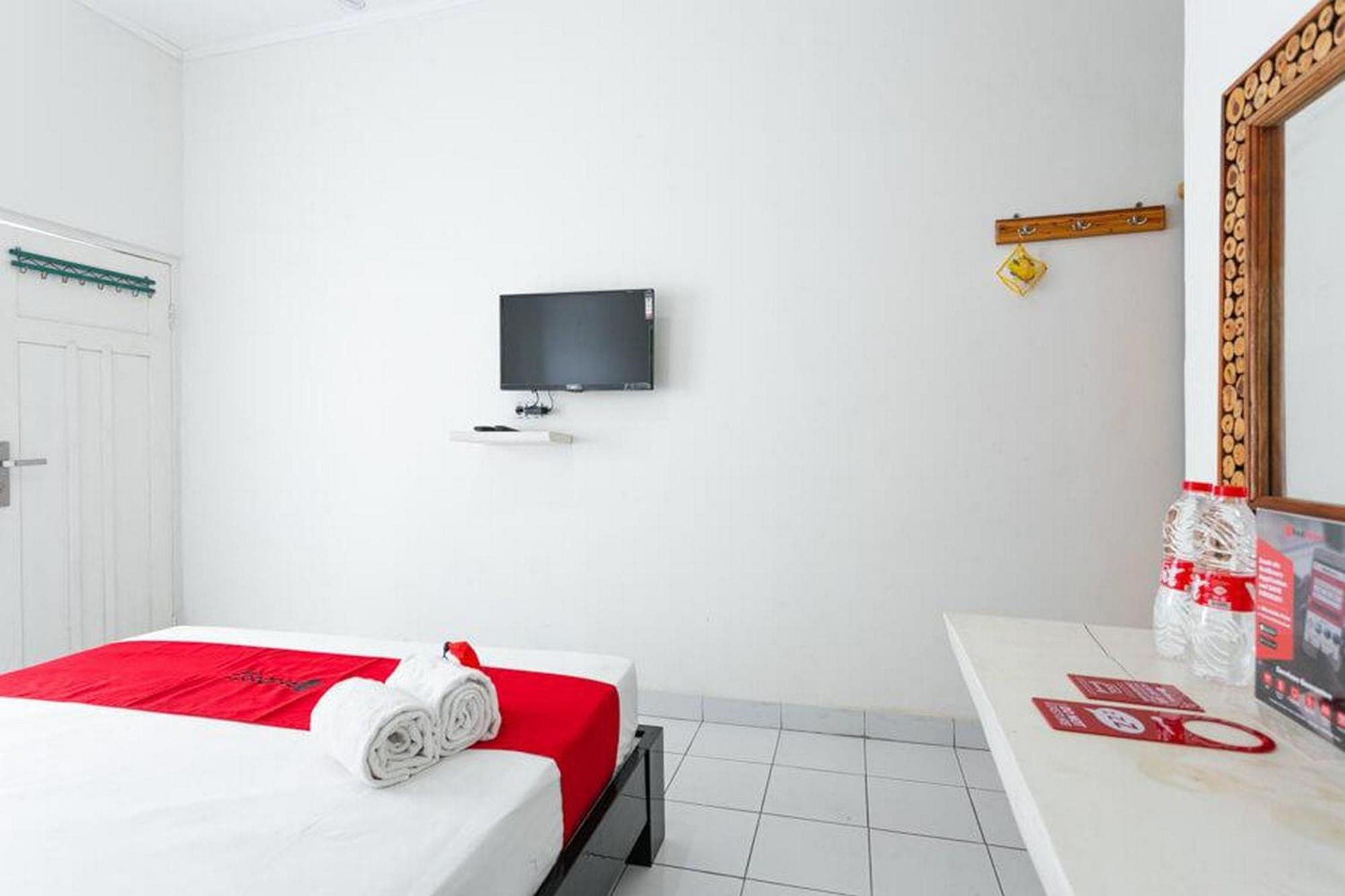 Reddoorz Near Grojogan Sewu Tawangmangu Hotel Karanganyar  Exterior photo