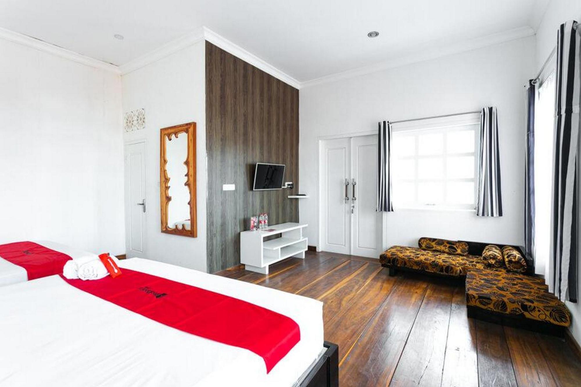 Reddoorz Near Grojogan Sewu Tawangmangu Hotel Karanganyar  Exterior photo